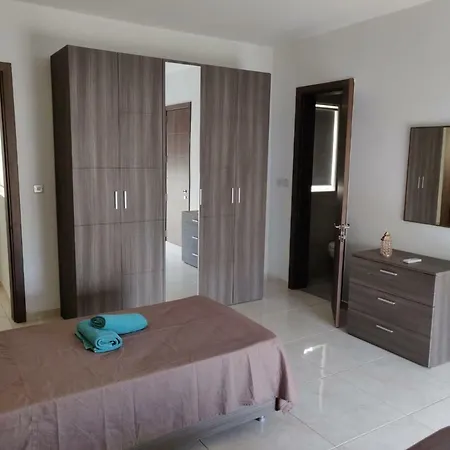 Bugibba Square Apartman *